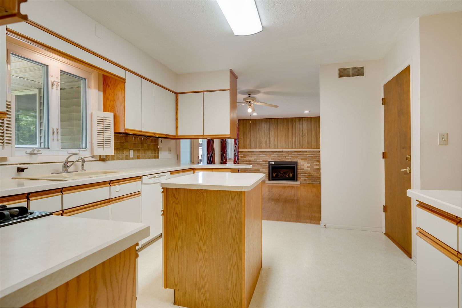 109 Riss Drive Normal, IL 61761 - Photo 5 of 27 Gallery Image 5