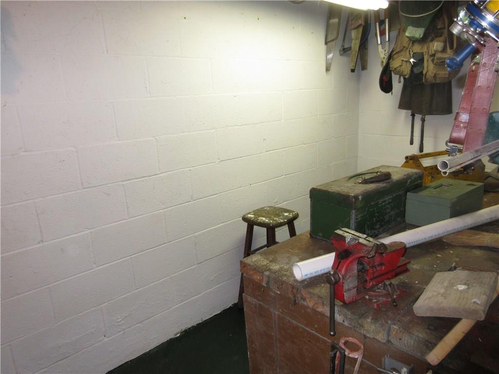 139 North Eberhart Road Butler, PA 16001 - Photo 15 of 15 WORKSHOP