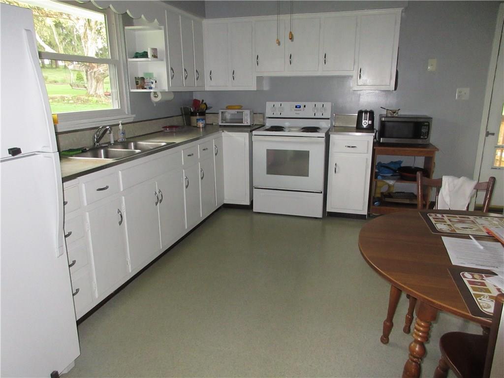 139 North Eberhart Road Butler, PA 16001 - Photo 6 of 15 KITCHEN