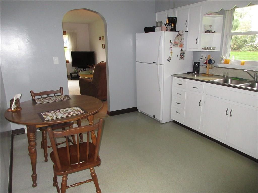 139 North Eberhart Road Butler, PA 16001 - Photo 7 of 15 KITCHEN