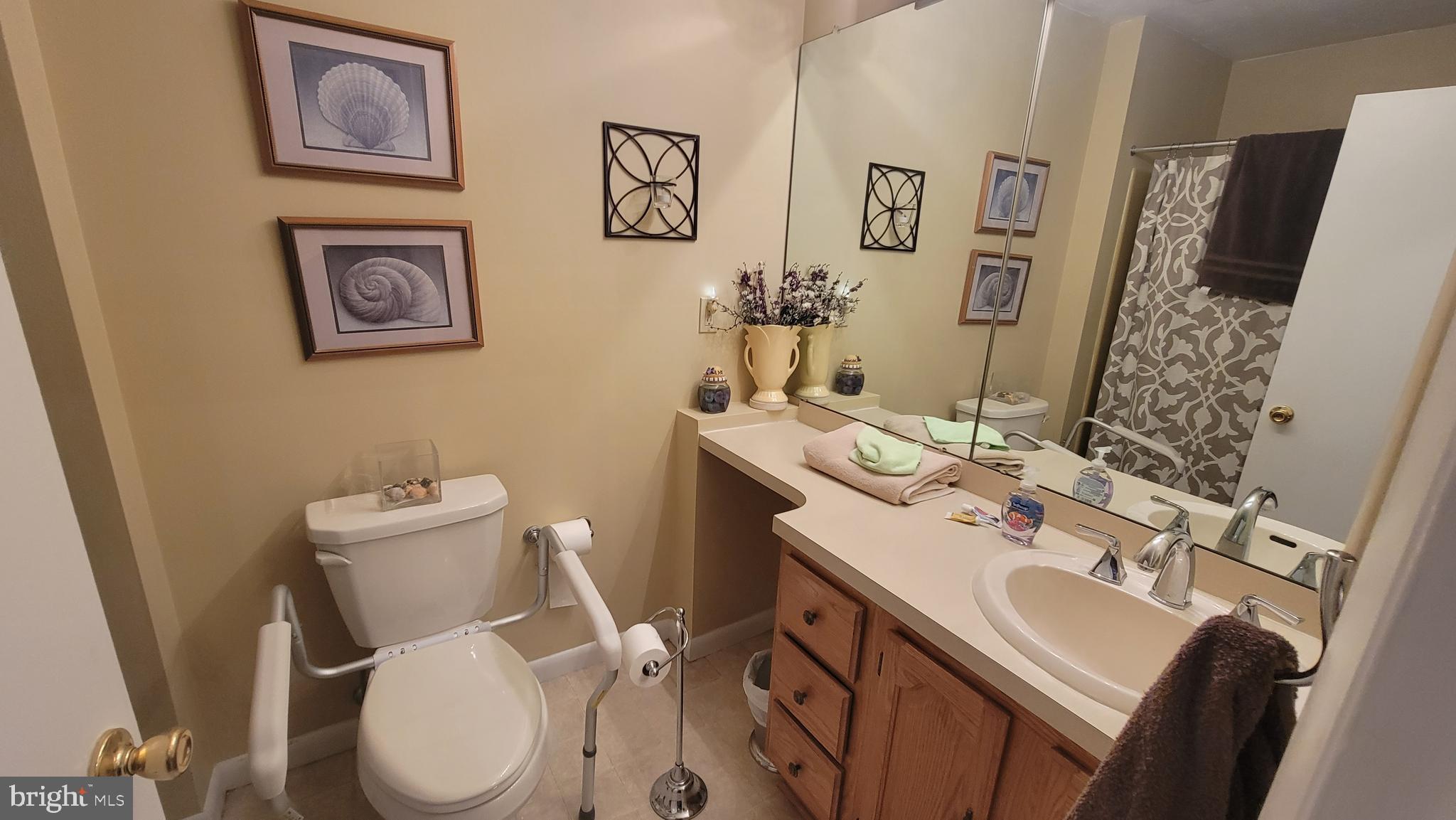 1475 Mt Holly Road, Unit O5 Edgewater Park, NJ 08010 - Photo 19 of 27 Main bathroom