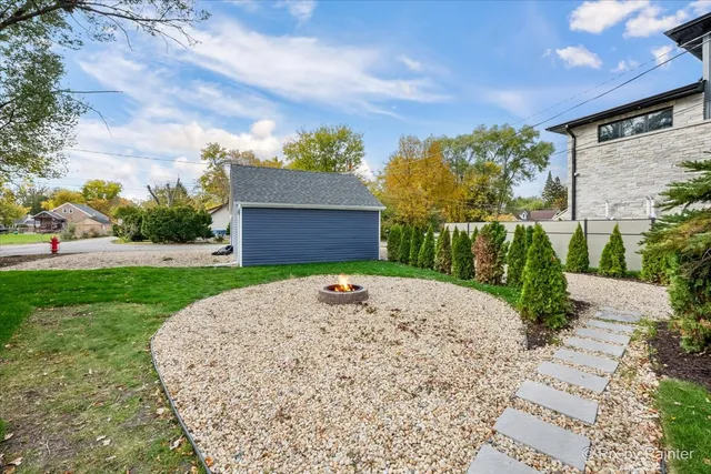 $425,000 | 481 Edward Court, Des Plaines, IL 60016