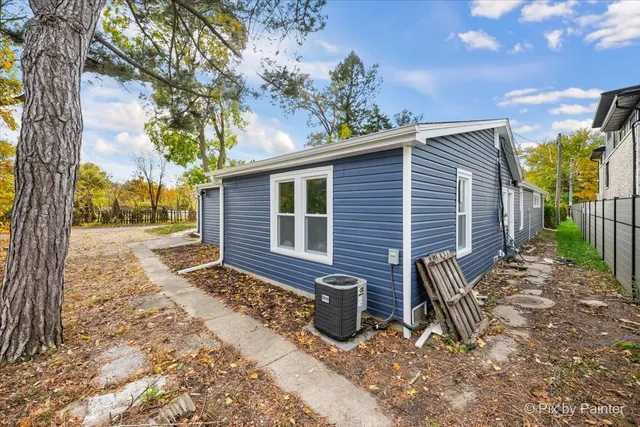 $425,000 | 481 Edward Court, Des Plaines, IL 60016