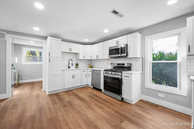 $425,000 | 481 Edward Court, Des Plaines, IL 60016