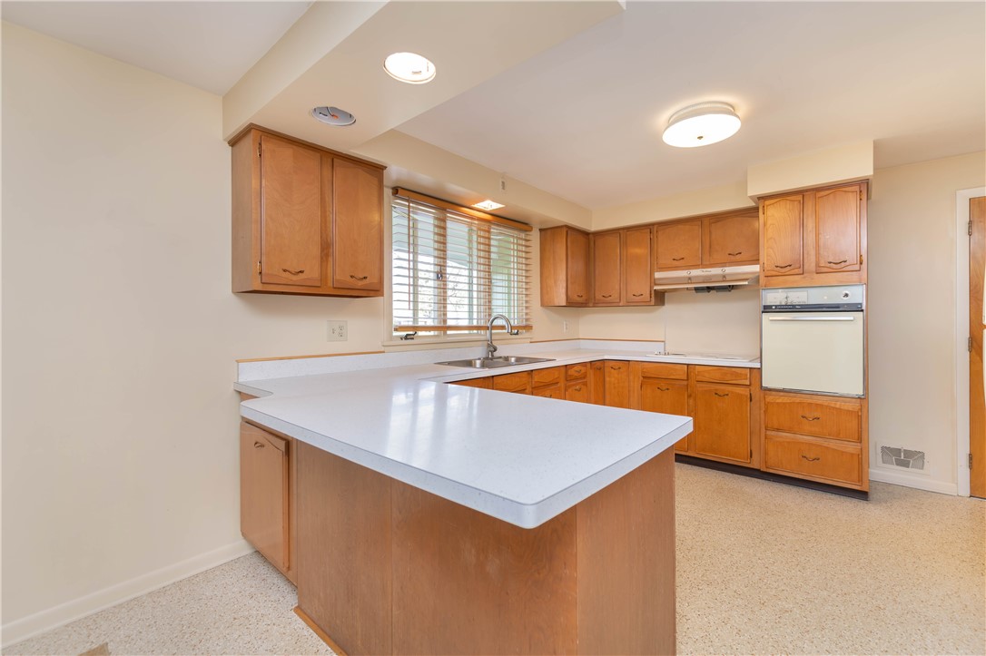 23 North Hollow Road Greece, NY 14626 - Photo 11 of 45