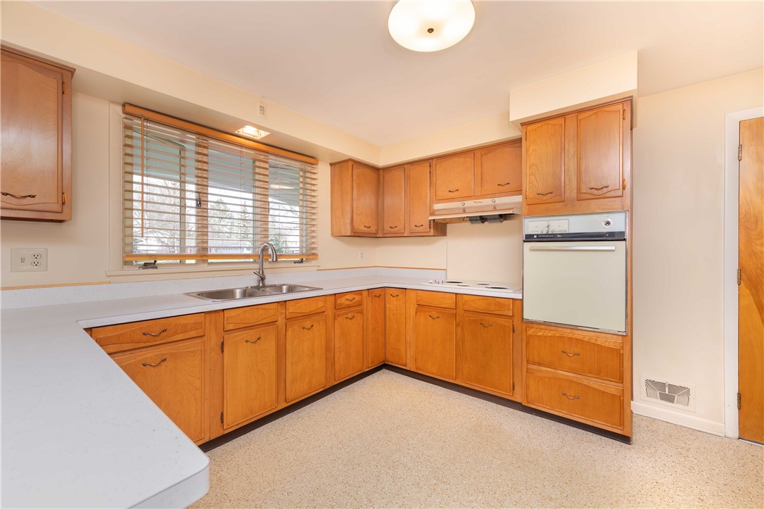 23 North Hollow Road Greece, NY 14626 - Photo 13 of 45