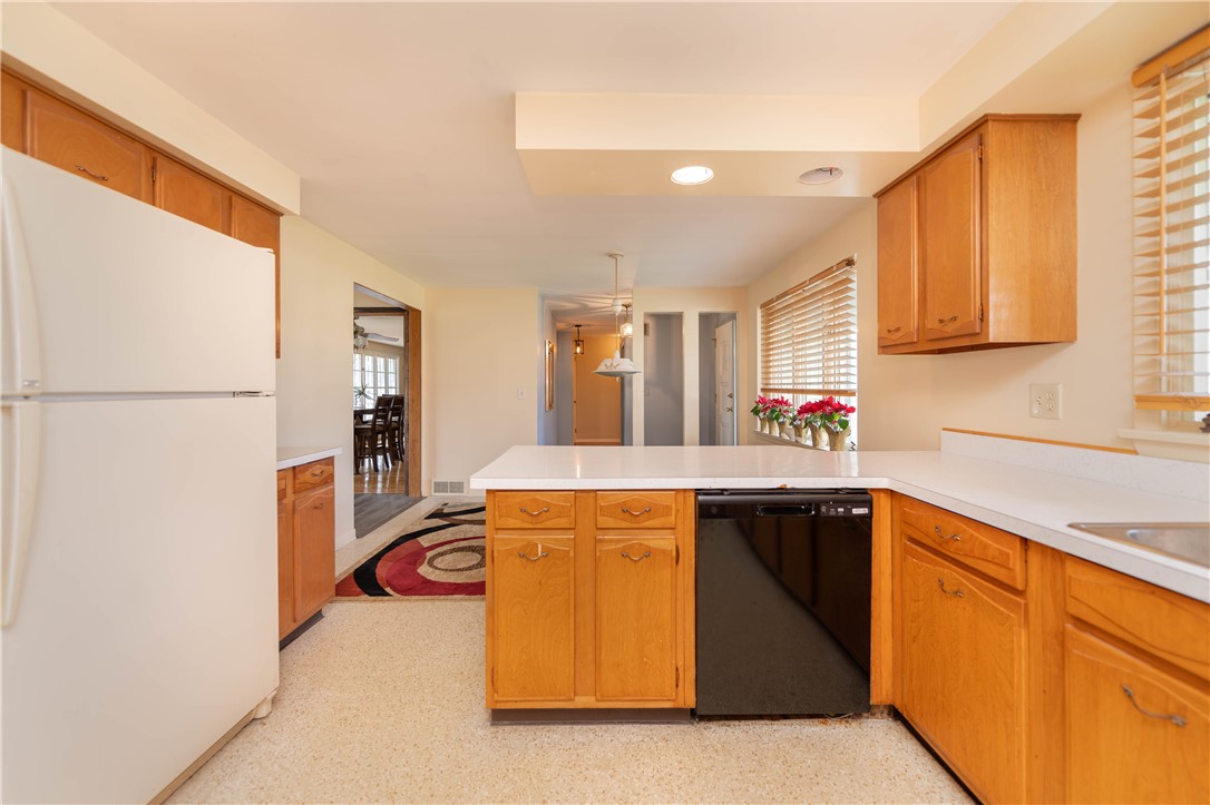 23 North Hollow Road Greece, NY 14626 - Photo 15 of 45