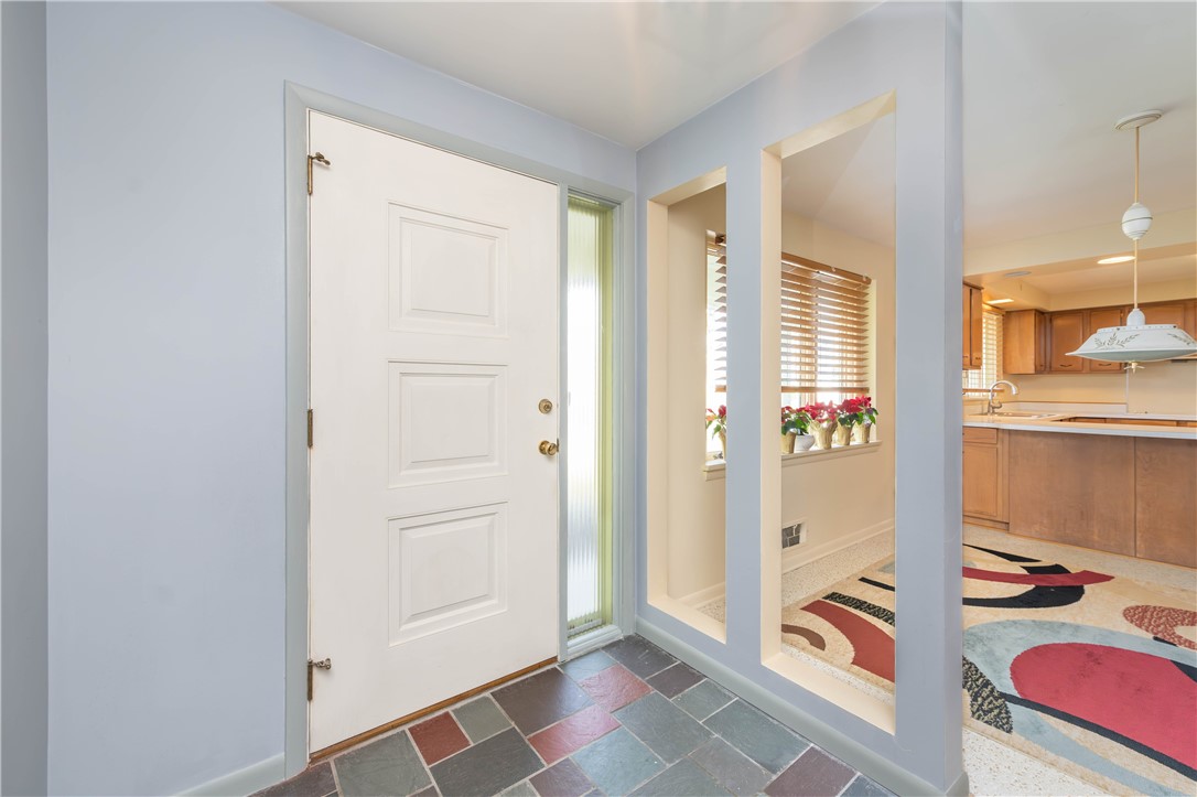 23 North Hollow Road Greece, NY 14626 - Photo 4 of 45