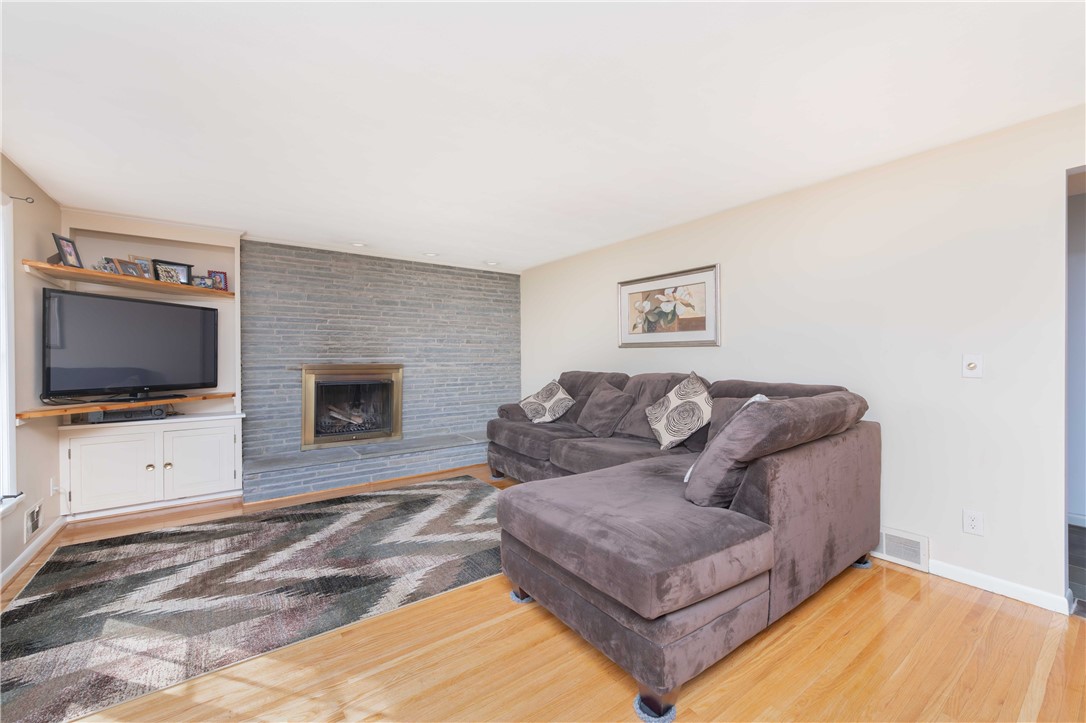 23 North Hollow Road Greece, NY 14626 - Photo 6 of 45