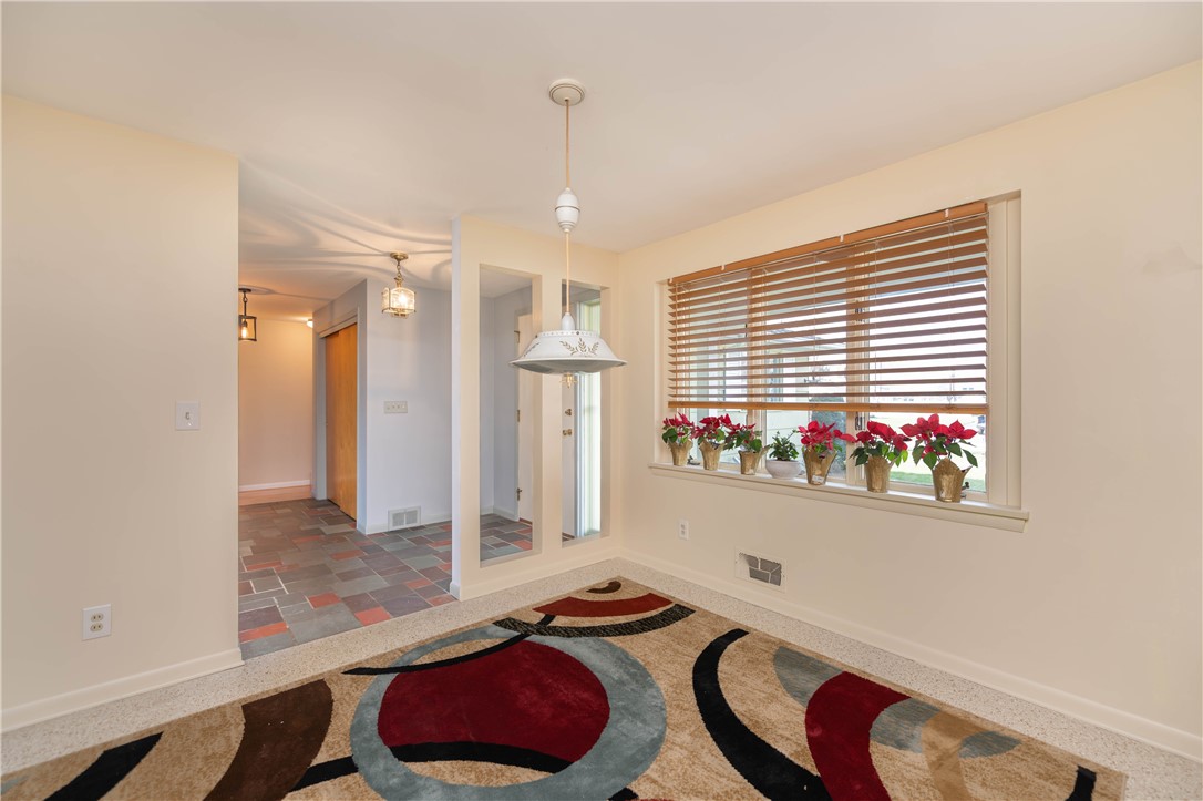 23 North Hollow Road Greece, NY 14626 - Photo 10 of 45