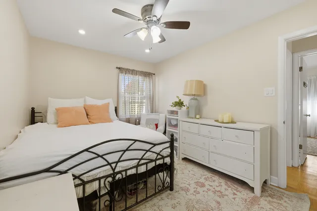 $479,999 | 7448 West Jonquil Terrace, Niles, IL 60714