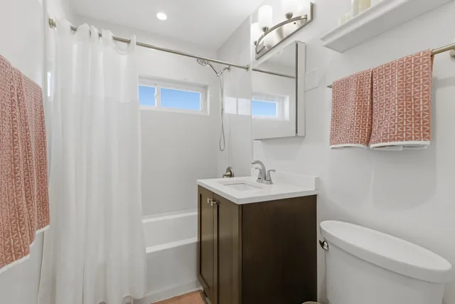 $479,999 | 7448 West Jonquil Terrace, Niles, IL 60714