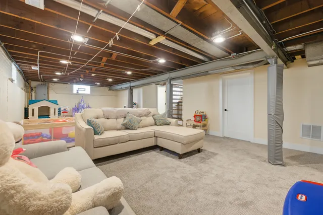 $479,999 | 7448 West Jonquil Terrace, Niles, IL 60714