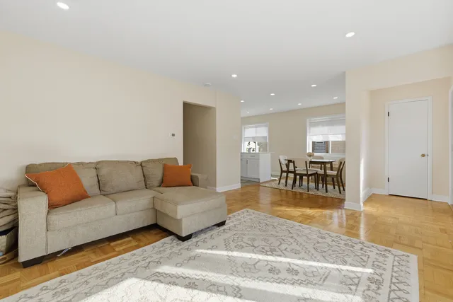 $479,999 | 7448 West Jonquil Terrace, Niles, IL 60714