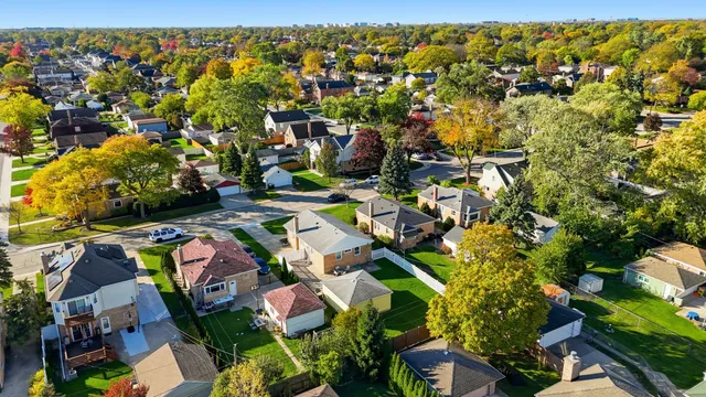 $479,999 | 7448 West Jonquil Terrace, Niles, IL 60714