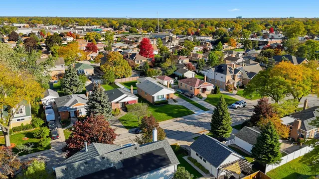 $479,999 | 7448 West Jonquil Terrace, Niles, IL 60714