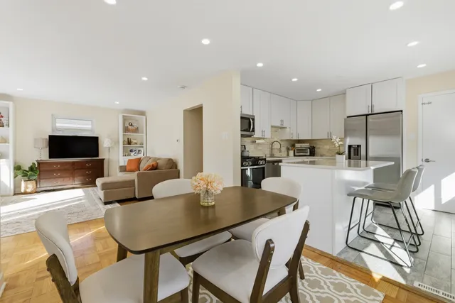 $479,999 | 7448 West Jonquil Terrace, Niles, IL 60714