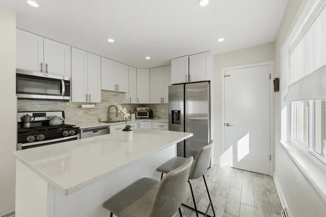 $479,999 | 7448 West Jonquil Terrace, Niles, IL 60714