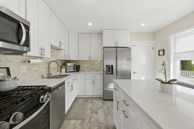 $479,999 | 7448 West Jonquil Terrace, Niles, IL 60714