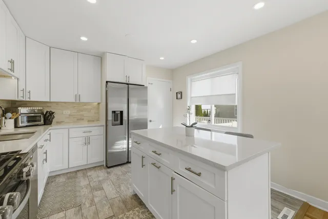 $479,999 | 7448 West Jonquil Terrace, Niles, IL 60714