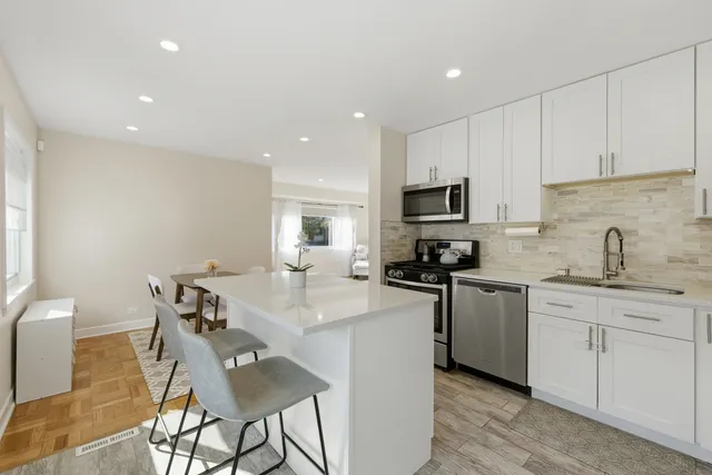 $479,999 | 7448 West Jonquil Terrace, Niles, IL 60714