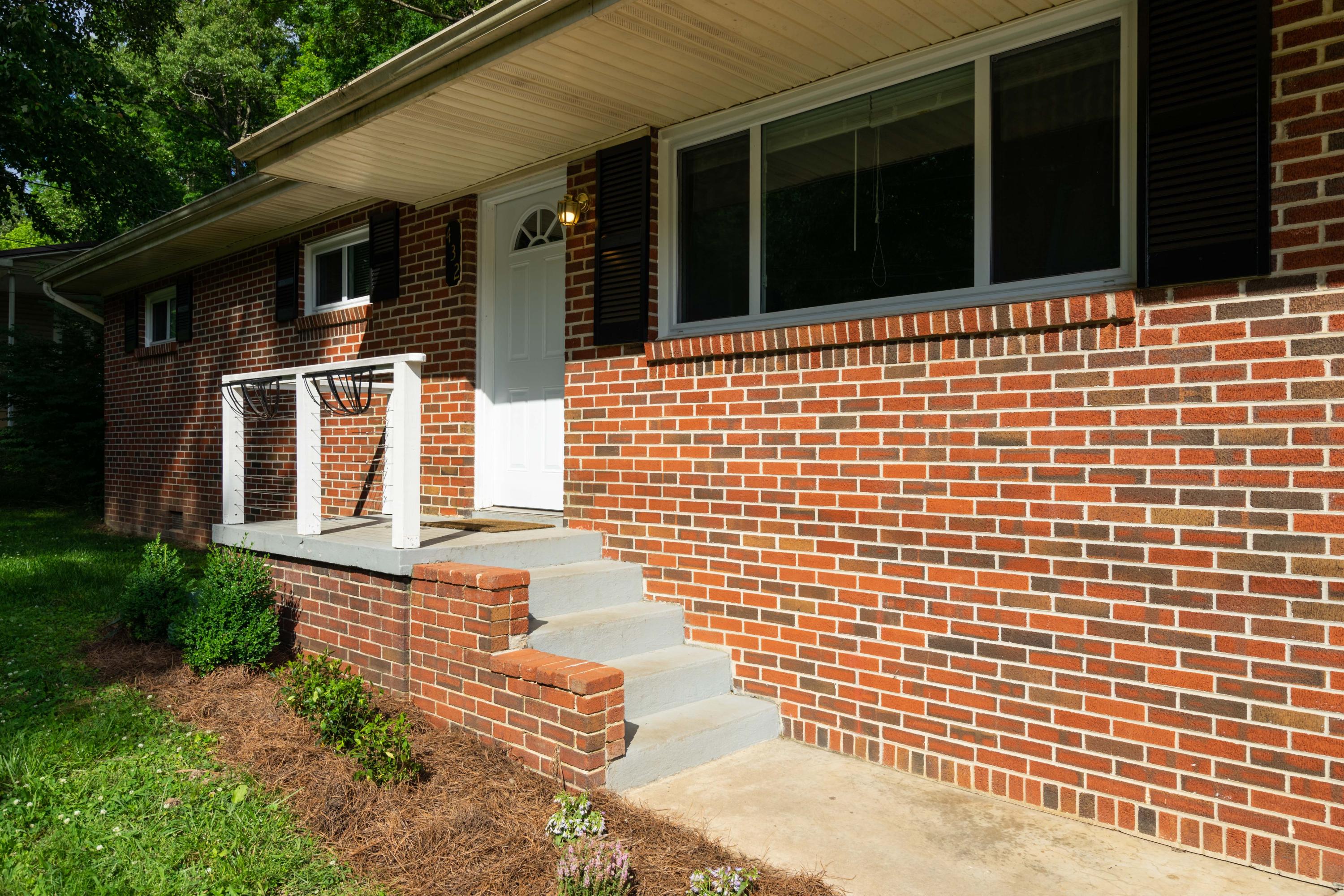 432 Lullwater Road Chattanooga, TN 37405 - Photo 2 of 15 Lullwater 432 (2 of 15)