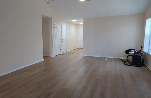 $350,000 | 1179 Edington Court, Carol Stream, IL 60188