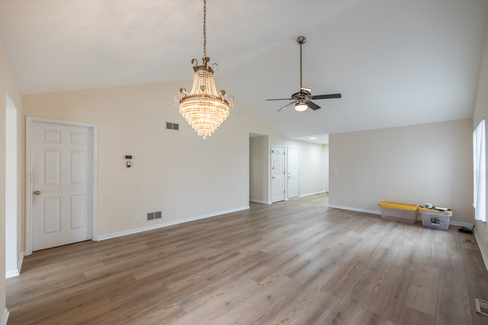 1179 Edington Court Carol Stream, IL 60188 - Photo 9 of 39