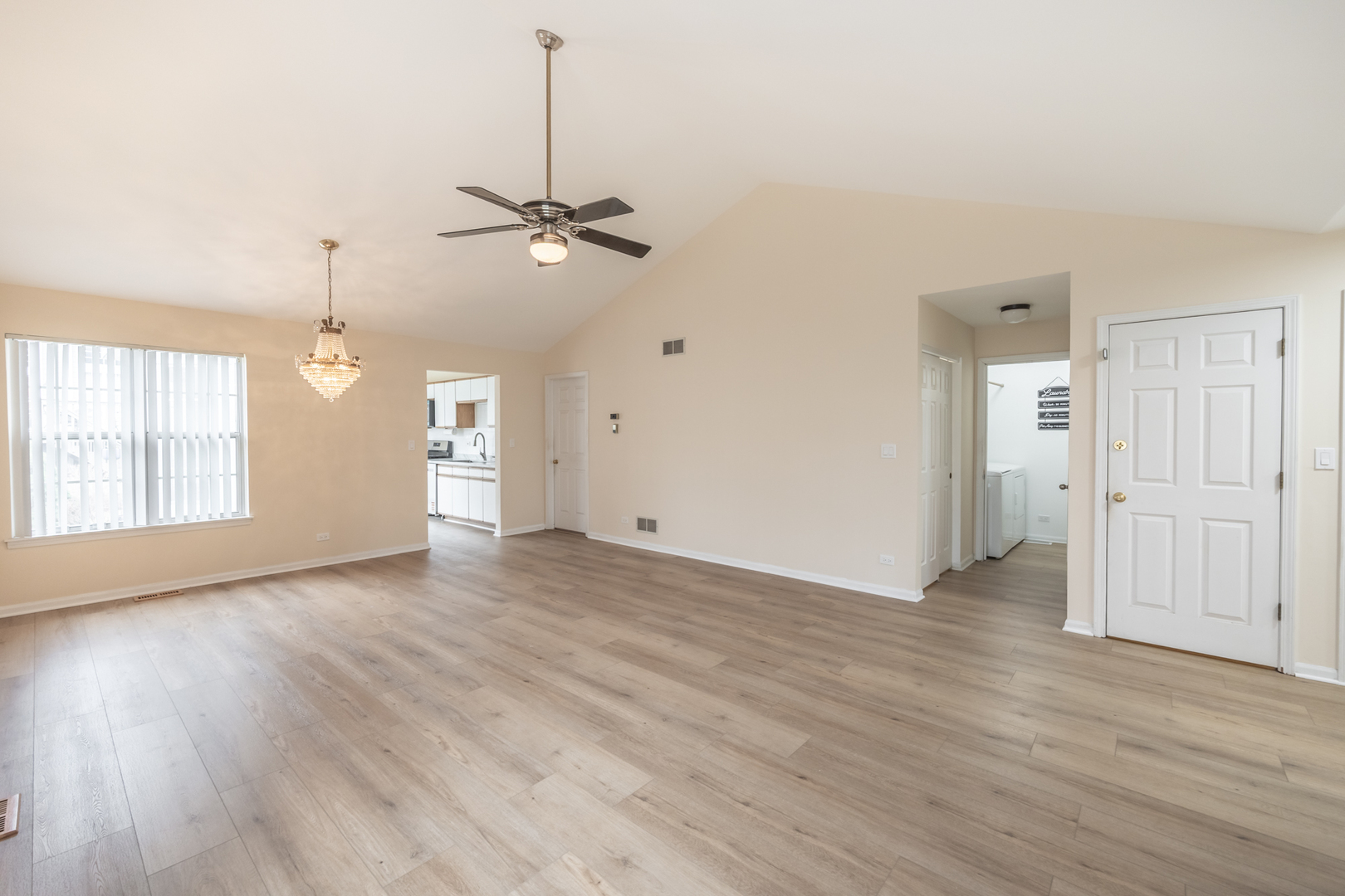 1179 Edington Court Carol Stream, IL 60188 - Photo 10 of 39