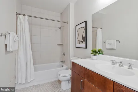 $275,000 | 1000 New Jersey Avenue Southeast, Unit 1221, Washington, DC 20003