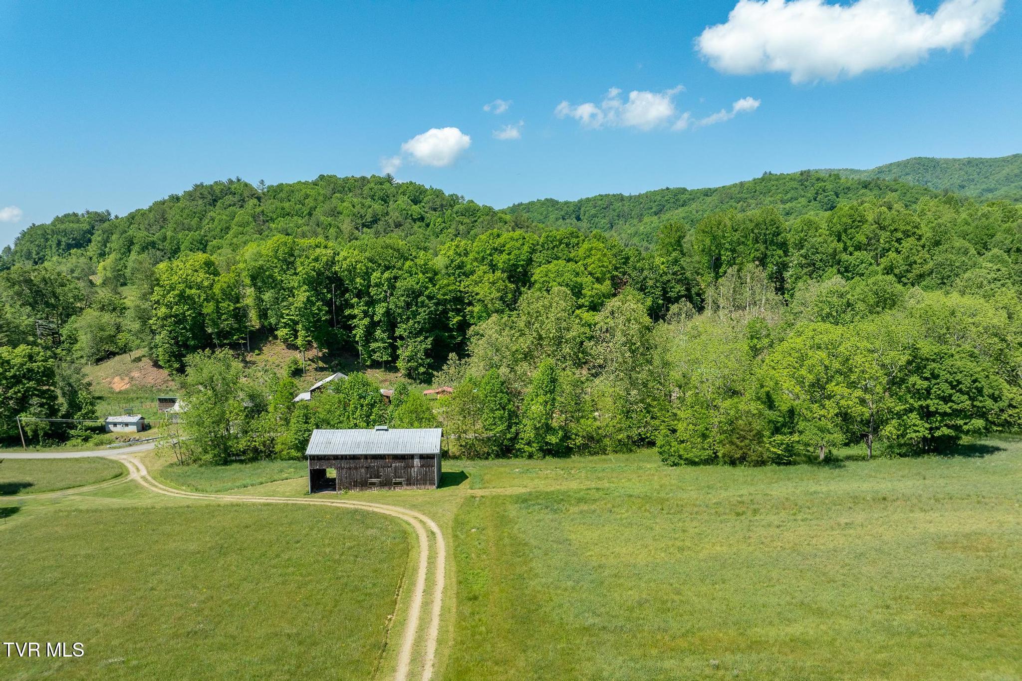 336 Mack Branch Road Mountain City, TN 37683 - Photo 88 of 94 336 Mack Branch Road (25 of 109)