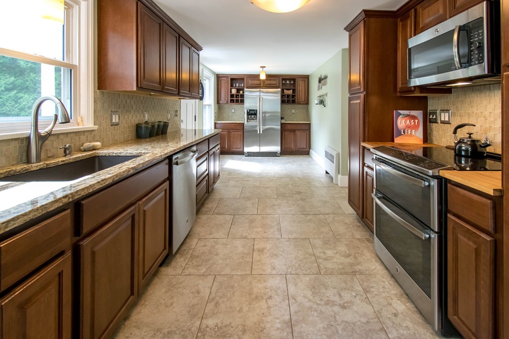 8 Brooklawn Road Wilbraham, MA 01095 - Photo 7 of 30 Gallery Image 7
