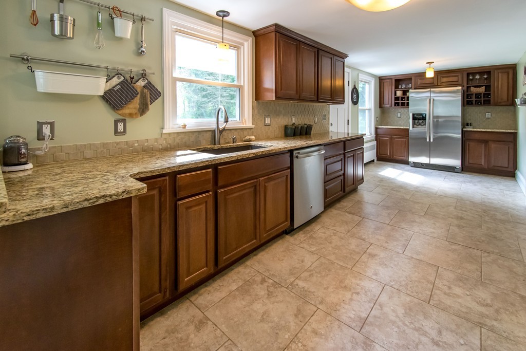 8 Brooklawn Road Wilbraham, MA 01095 - Photo 10 of 30 Gallery Image 10