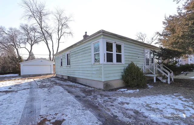 $165,000 | 1525 Idlewild Drive, Round Lake Beach, IL 60073