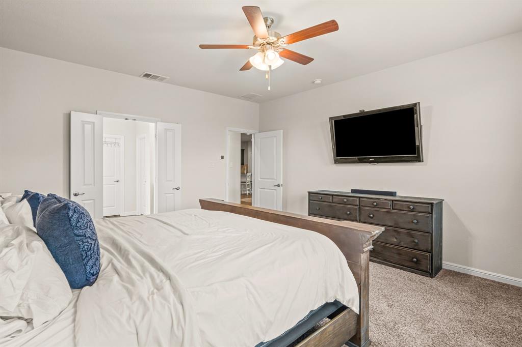 1443 Fox Hollow Road Krum, TX 76249 - Photo 32 of 39