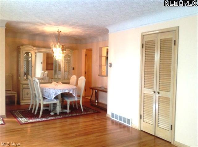 6071 Ascot Road Cleveland, OH 44124 - Photo 5 of 17 Gallery Image 5