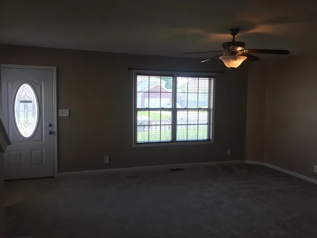 a view of empty room with window