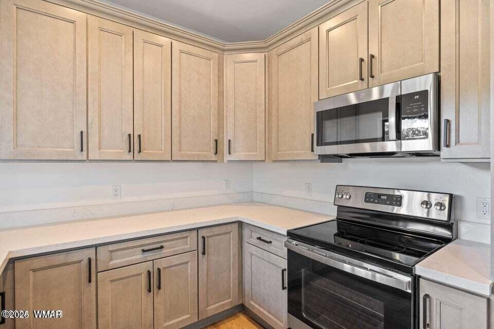 463 Megans Loop Lakeside, AZ 85929 - Photo 7 of 21 kitchen 3