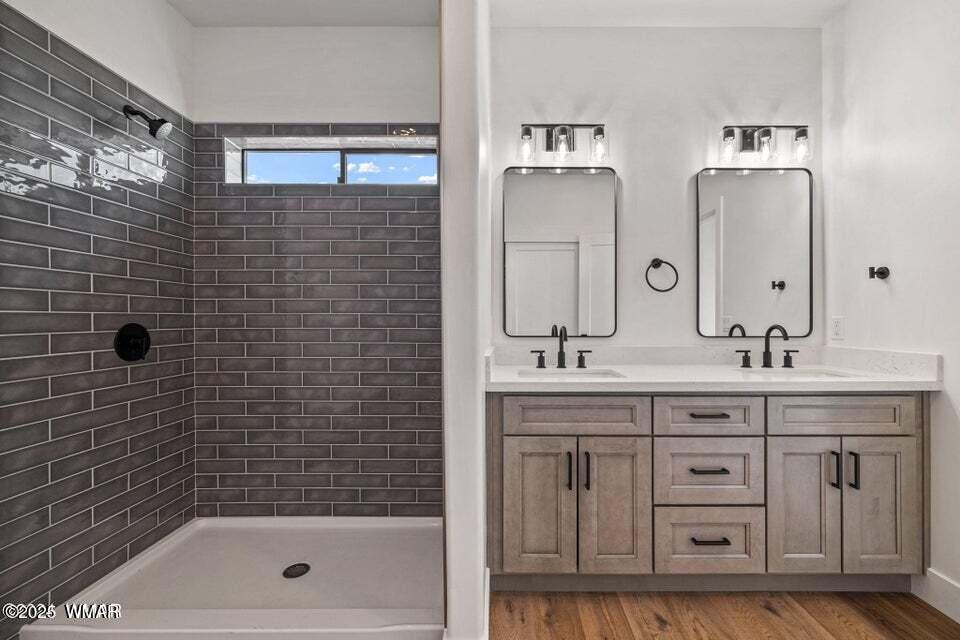 463 Megans Loop Lakeside, AZ 85929 - Photo 9 of 21 bath1