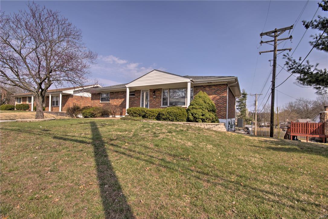 927 Buckley Road St. Louis, MO 63125 - Photo 4 of 22 Gallery Image 4