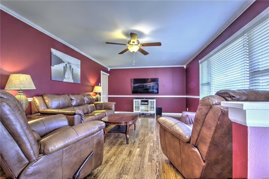 927 Buckley Road St. Louis, MO 63125 - Photo 5 of 22 Gallery Image 5