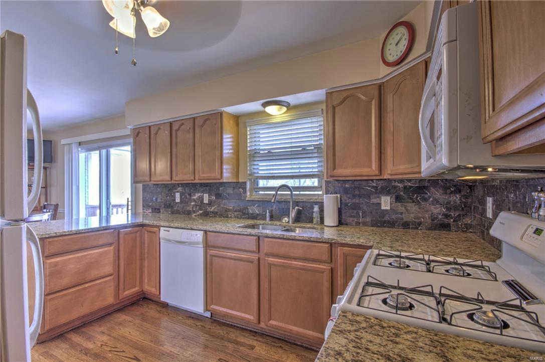 927 Buckley Road St. Louis, MO 63125 - Photo 7 of 22 Gallery Image 7
