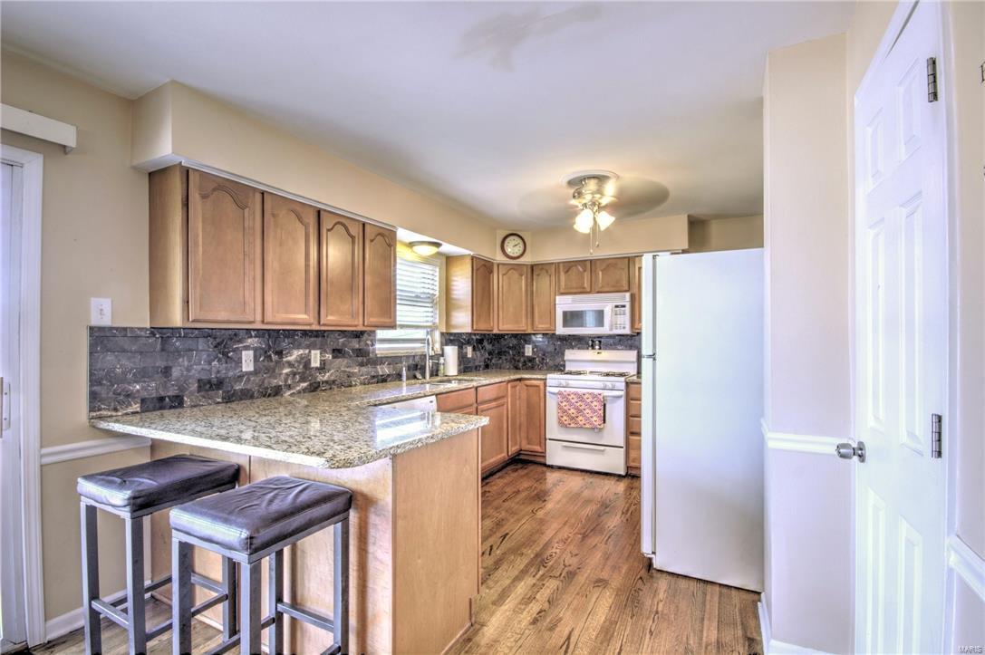 927 Buckley Road St. Louis, MO 63125 - Photo 8 of 22 Gallery Image 8
