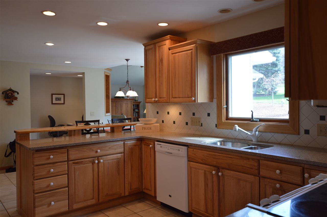 602 Bloomfield Road Traverse City, MI 49686 - Photo 16 of 67 1831156-15.JPG