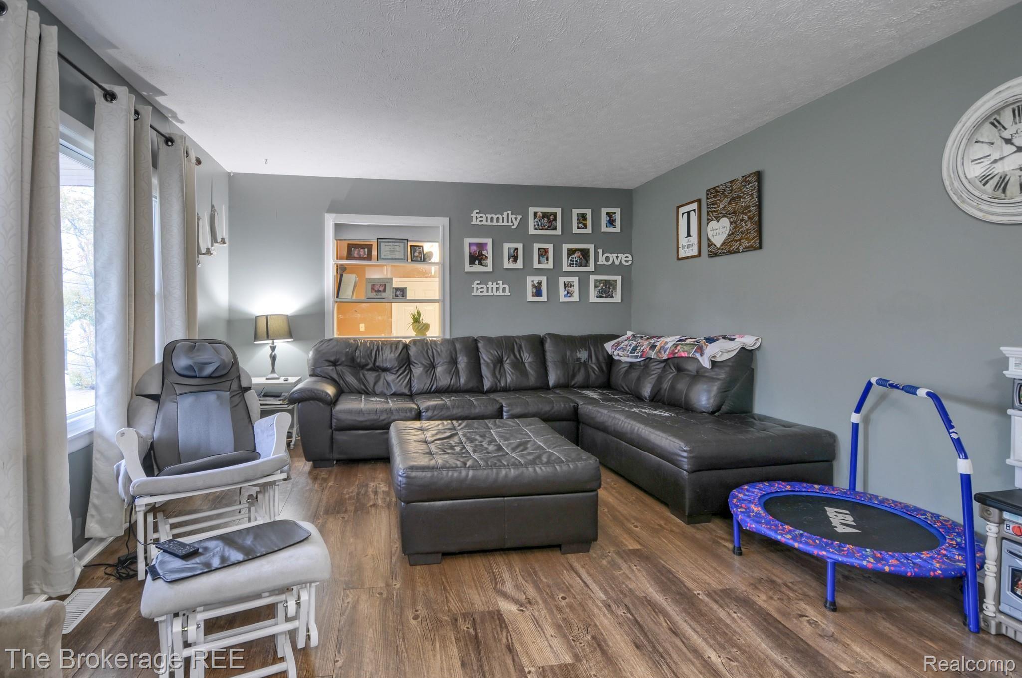 11238 Lapeer Road Davison, MI 48423 - Photo 29 of 34 SD3_8861-HDR(5).jpg