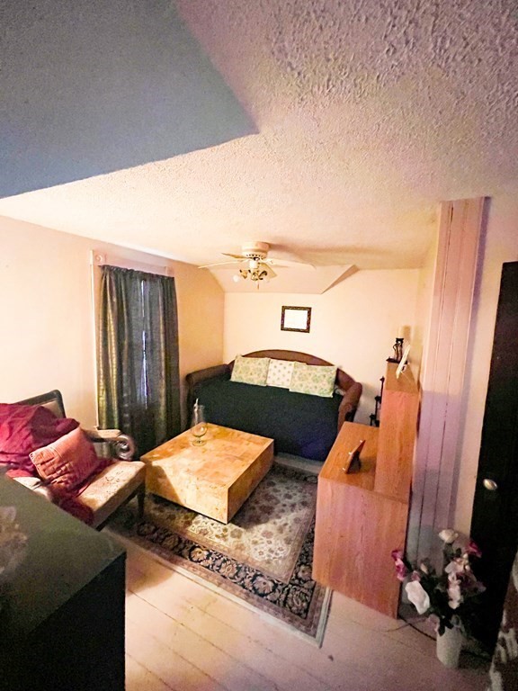131 Yale Street Springfield, MA 01109 - Photo 16 of 19 Gallery Image 16