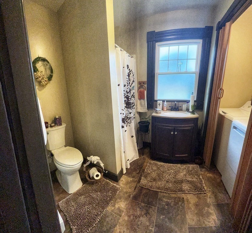 131 Yale Street Springfield, MA 01109 - Photo 9 of 19 Gallery Image 9