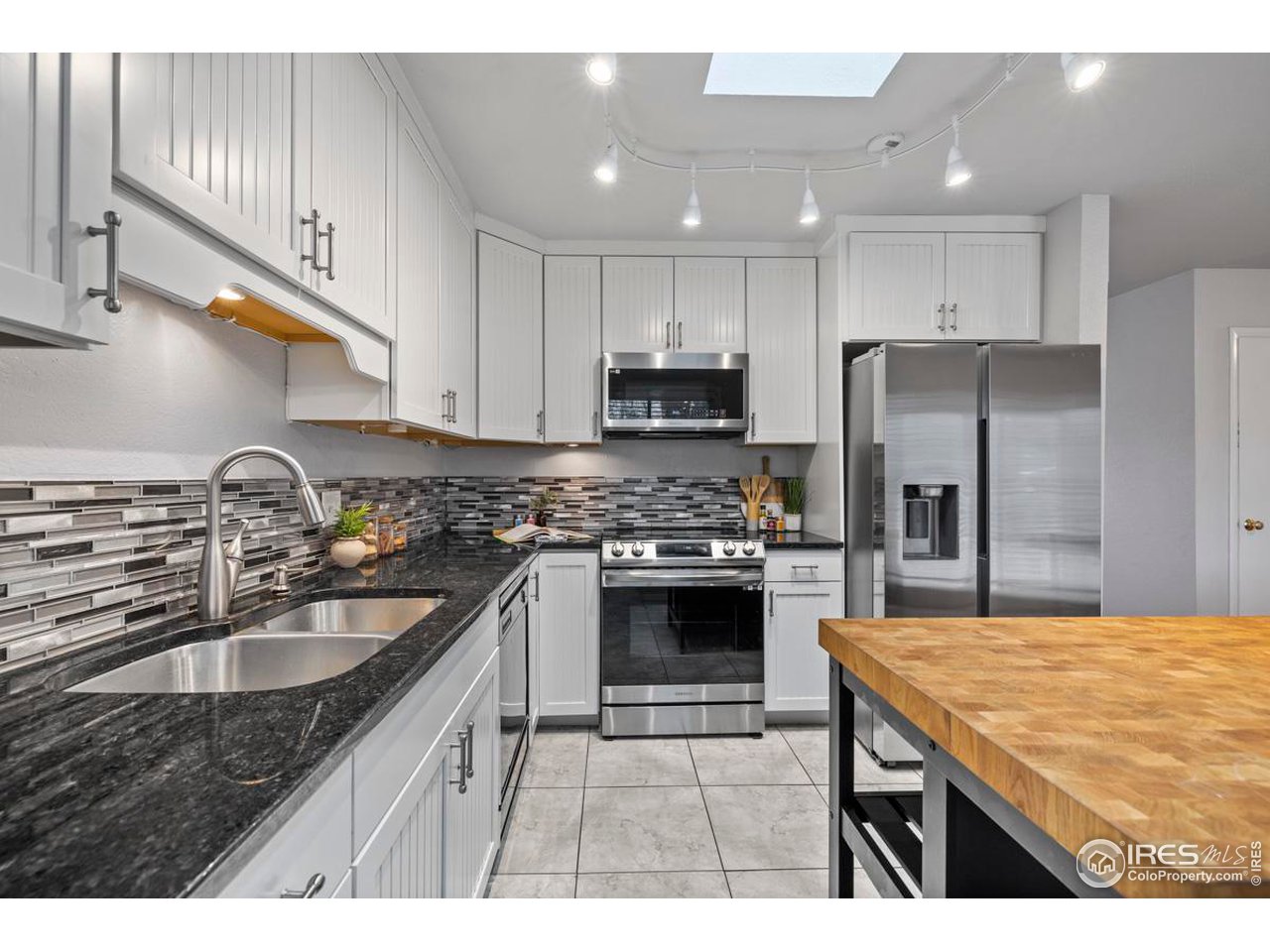404 East Drake Road Fort Collins, CO 80525 - Photo 11 of 30 New Stainless Steel Appliances