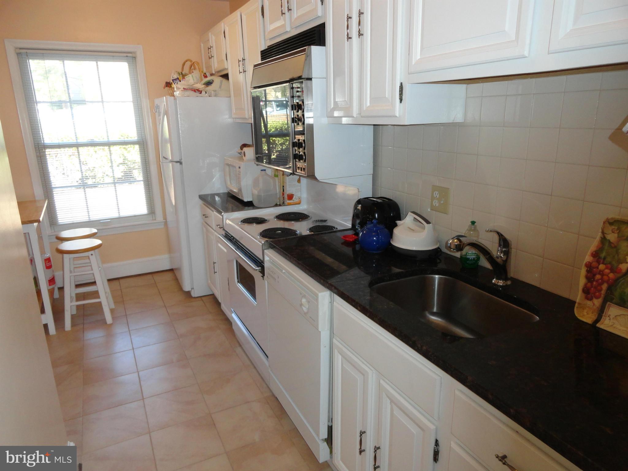 3233 Sutton Place Northwest, Unit A Washington, DC 20016 - Photo 7 of 25 Kitchen
