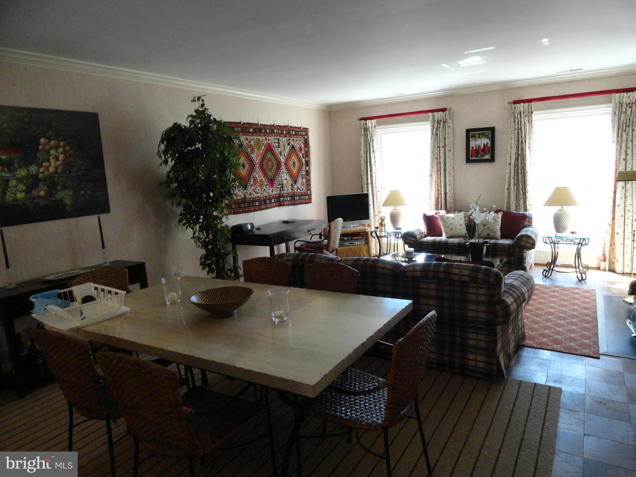 3233 Sutton Place Northwest, Unit A Washington, DC 20016 - Photo 10 of 25 Dining area/living room